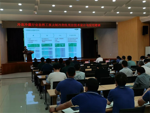 天然工質(zhì)+低充注——比澤爾向綠色高效邁出堅實步伐