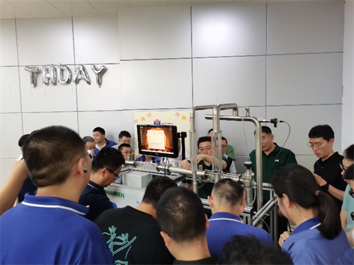 天然工質(zhì)+低充注——比澤爾向綠色高效邁出堅實步伐